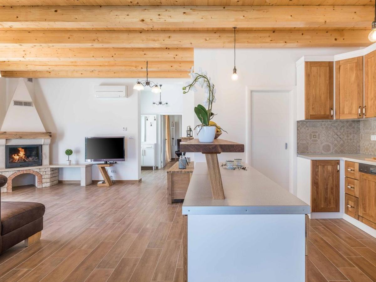 Moderne Istrische Steinvilla - 4 Sterne Mit Privatem, Beheizbaren Pool & Meerblick Kavran Εξωτερικό φωτογραφία