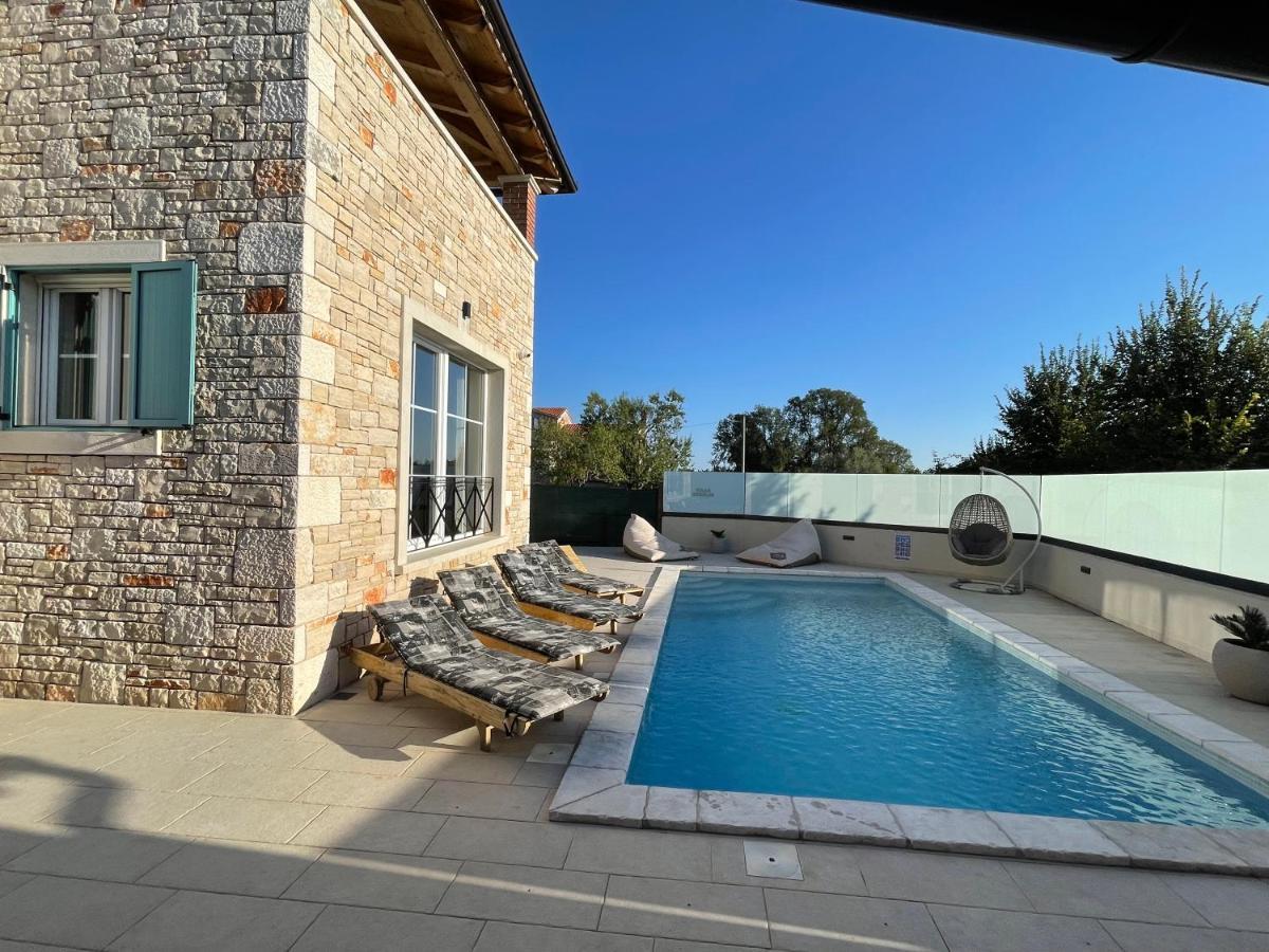 Moderne Istrische Steinvilla - 4 Sterne Mit Privatem, Beheizbaren Pool & Meerblick Kavran Εξωτερικό φωτογραφία